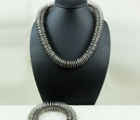 PIT WINKLER in Bonn, Bonn, Schmuck, Kettenunikate, einzigartig, Design aktuell, Qualität, Design, Schmuckstück, Münsterstraße 12-14, 53111 Bonn